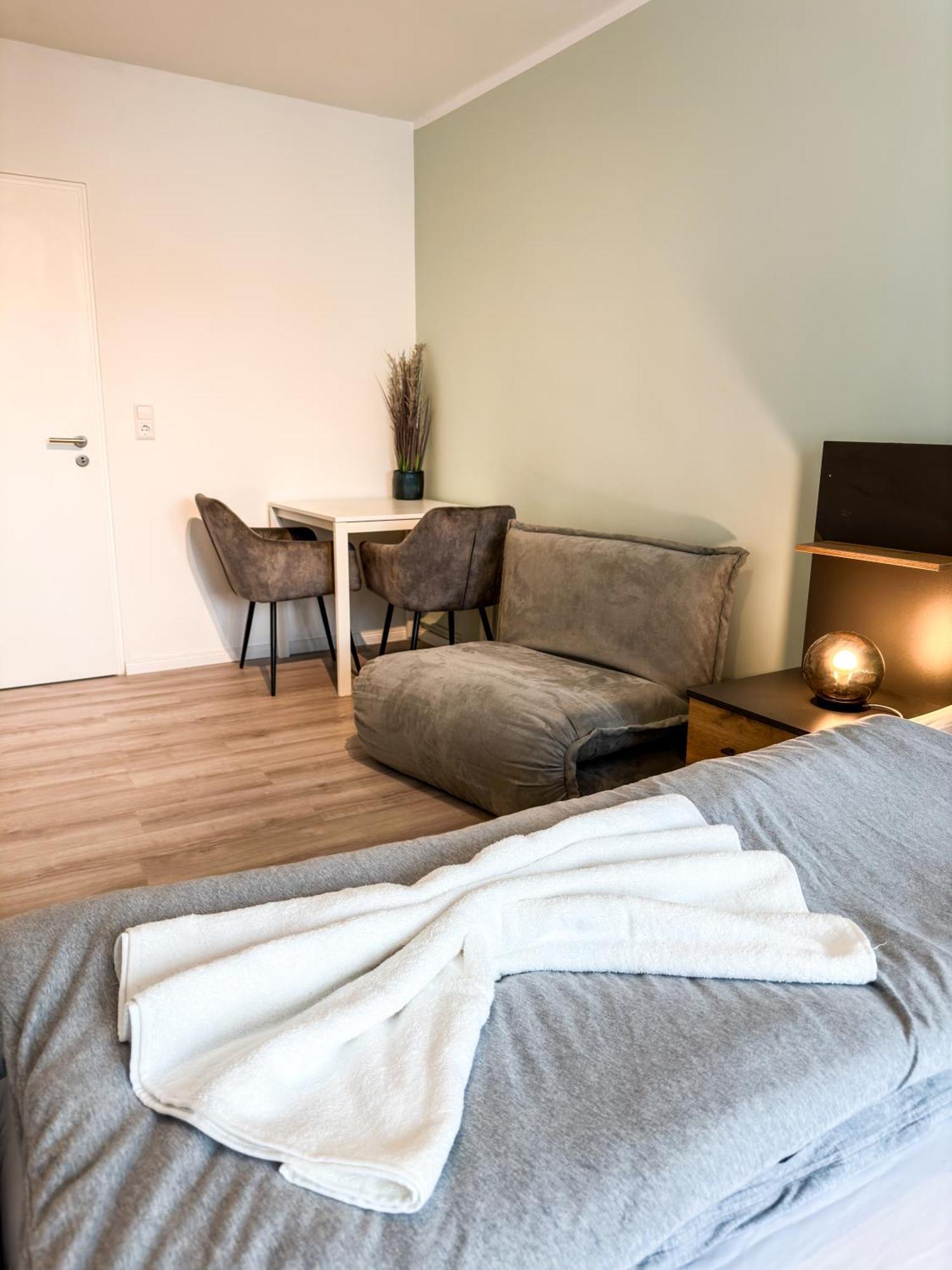 Apartment Fuer 3 Gaeste Mit Kostenlosen Parkplaetzen Und Lift ハノーファー エクステリア 写真